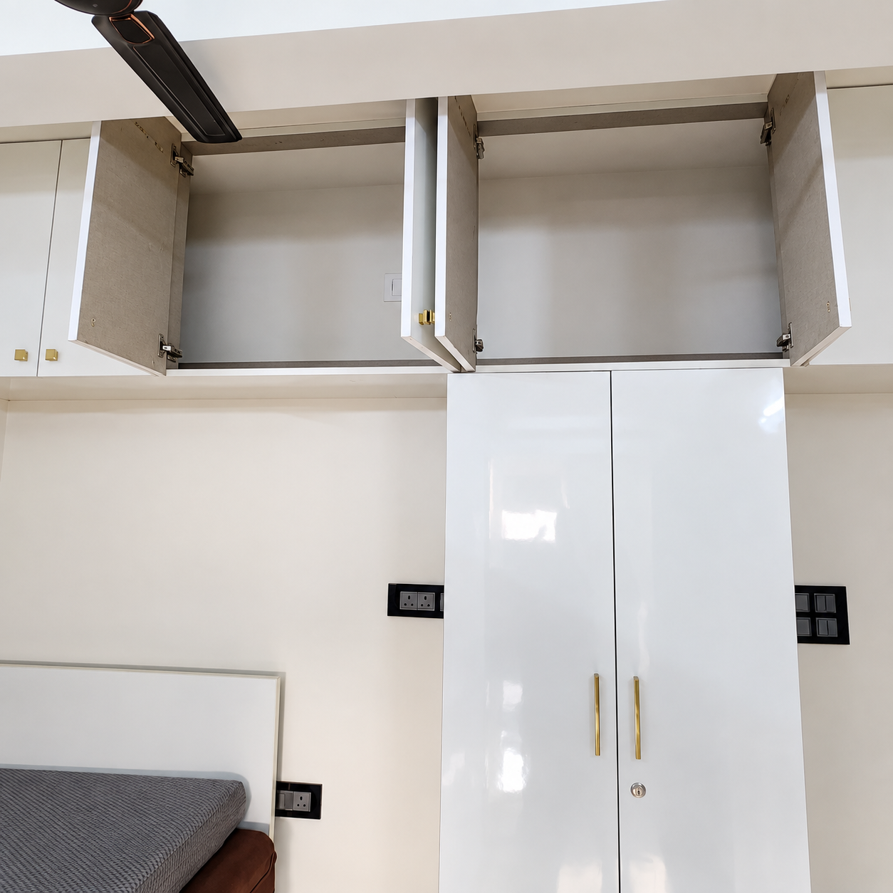 Four sharing bathroom — interior detail